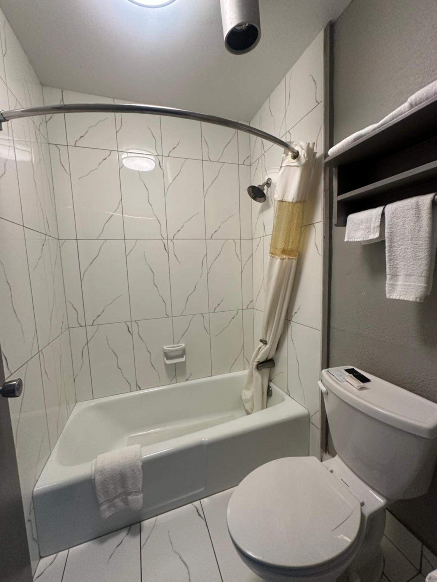 Executive Inn Locust Grove By Capital O Esterno foto