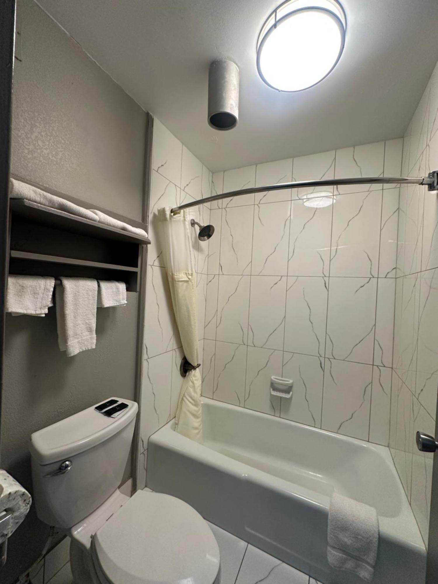 Executive Inn Locust Grove By Capital O Esterno foto